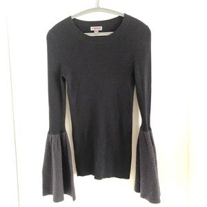 Chelsea 28 dark blue peplum sleeve sweater size Xs